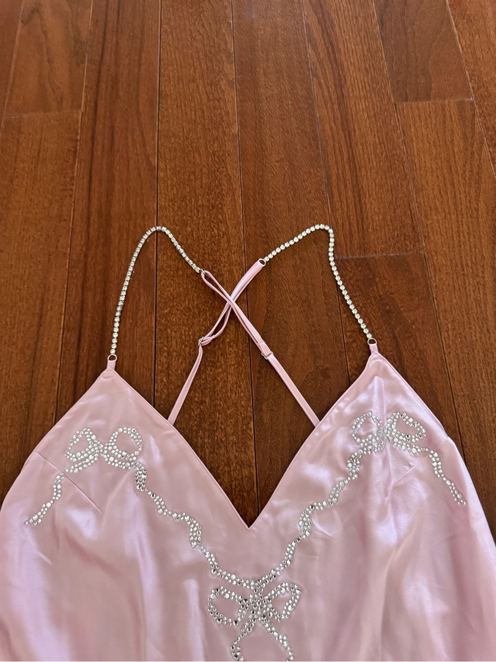 Victoria's Secret Light Pink Satin Slip with rhinestone Bow detailing! - Picture 4 of 7